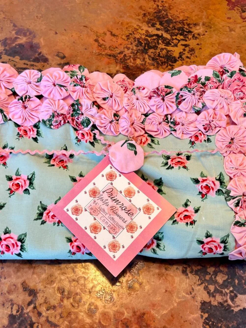Two's Company Primrose YoYo Flowers Tablecloth